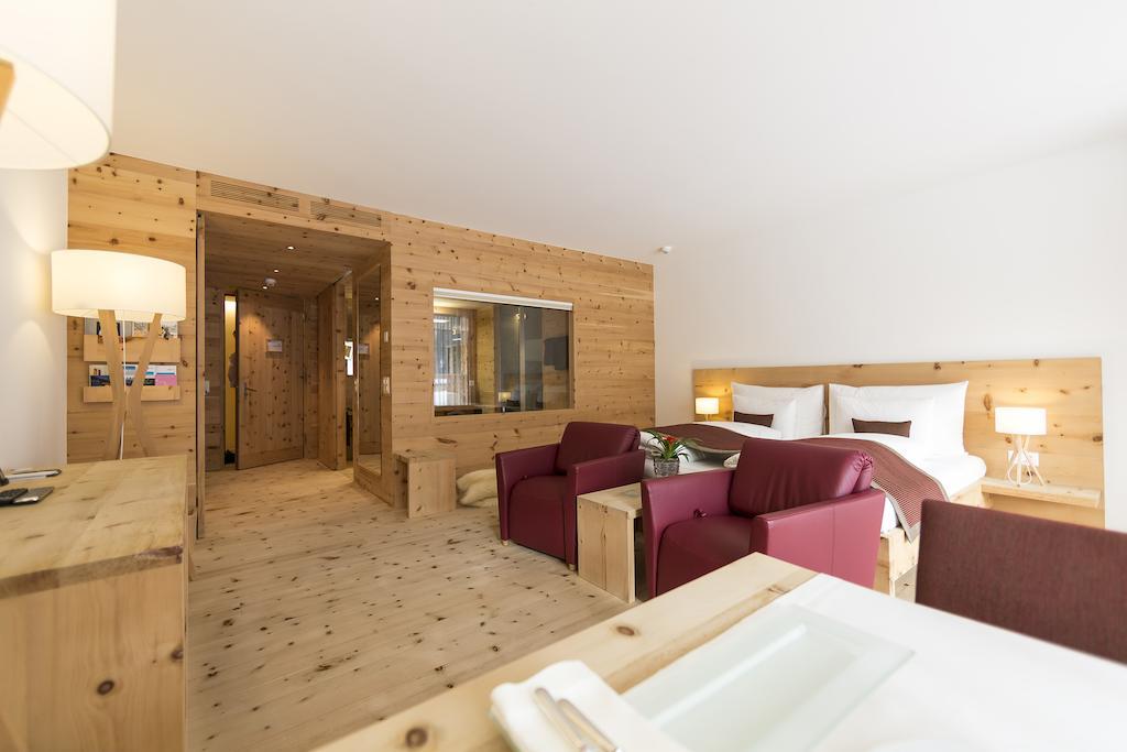Relais & Chateaux In Lain Hotel Cadonau Brail المظهر الخارجي الصورة